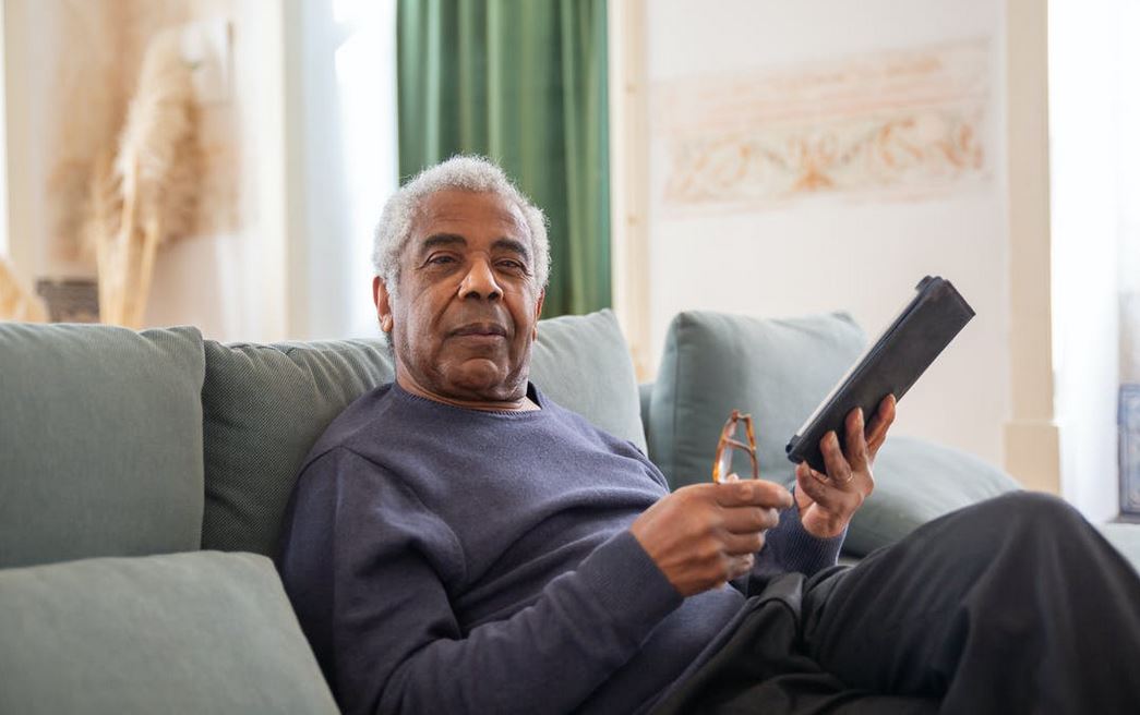 elderly-man-with-tablet